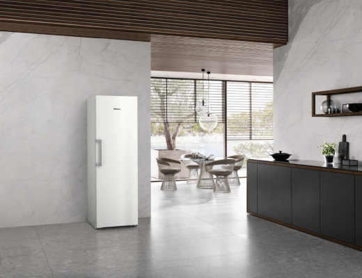 SAMOSTOJEĆI ZAMRZIVAČ MIELE FN 4772 E